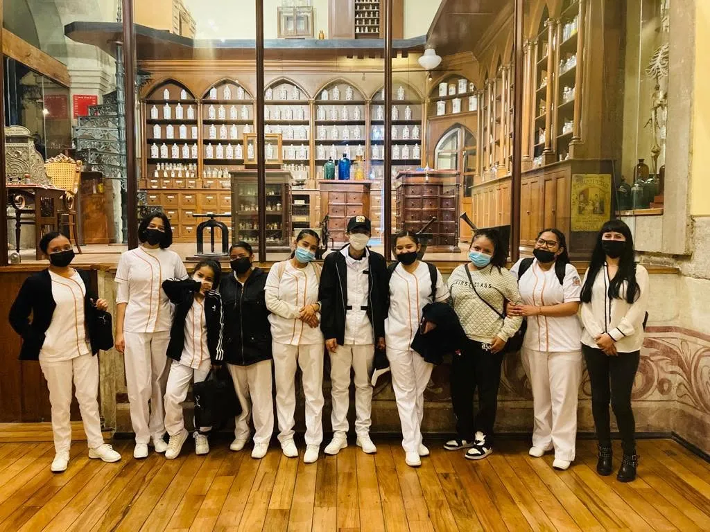 Aulas y laboratorios para formación práctica en Cuajimalpa